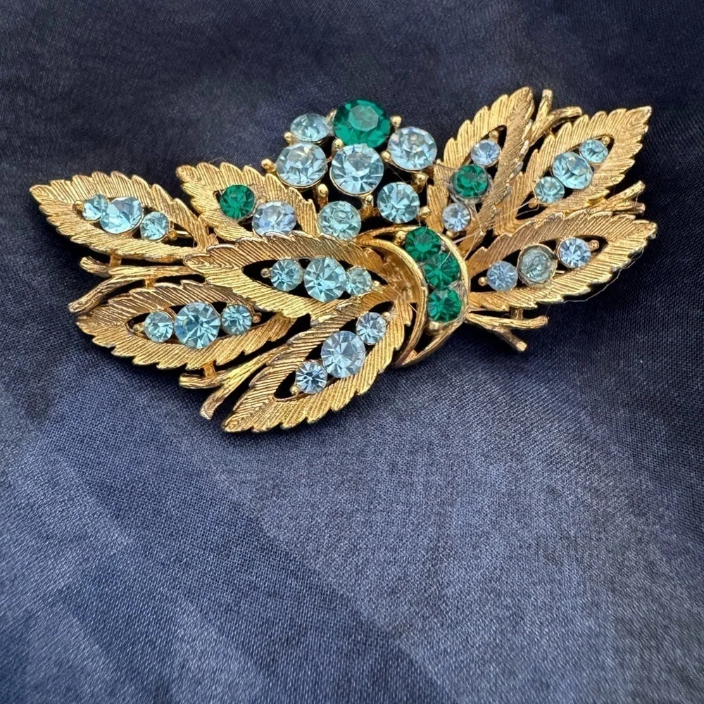 Lisner Rhinestones goldtone leaf design Pin Brooch